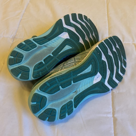 LIKE NEW! ASICS Women's GT-2000 10 2A in Aqua (Sage/White) Sz 7.5 - Picture 4 of 6